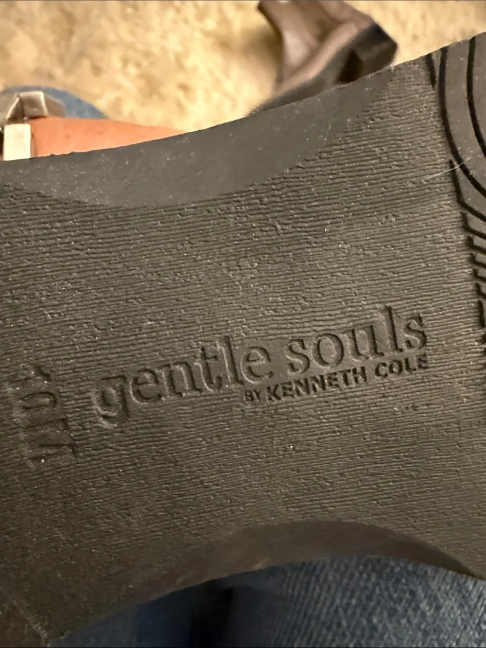 Kenneth Cole sleek chelsea